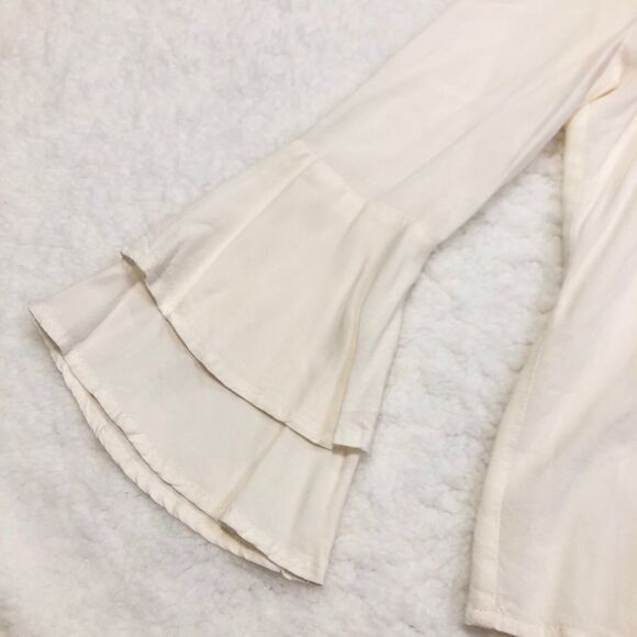 Cupcakes & Cashmeres Kimberly Embroidered Rose - Picture 10 of 11